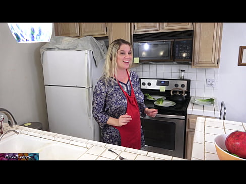 ❤️ Stepmom milking anjeunna di dapur saméméh tanggal na ❤ seks super dina pornosu.special-grasser.ru ☑